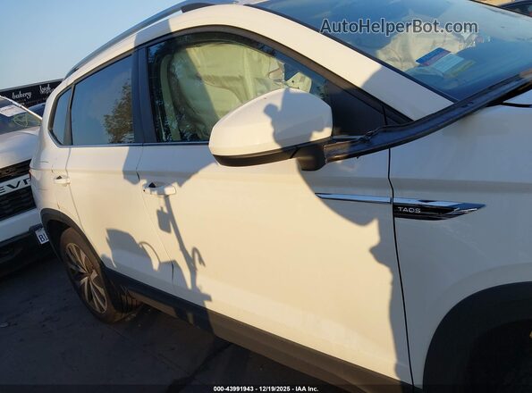 3VVSX7B25RM079155 2024 VOLKSWAGEN TAOS White Vista interior trasera