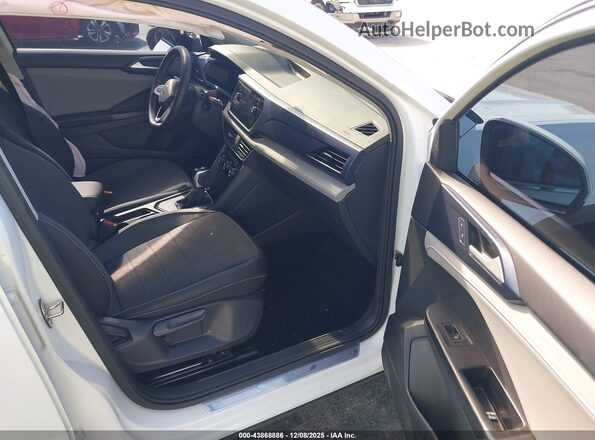3VVSX7B29RM004846 2024 VOLKSWAGEN TAOS Белый Вид салона спереди
