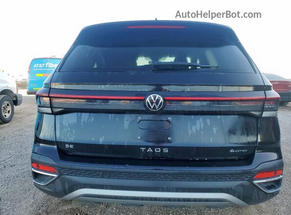 3VVUC7B24SM008944 2025 VOLKSWAGEN TAOS Black Widok z tyłu