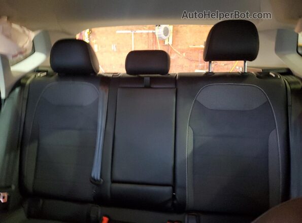 3VVUX7B29RM017637 2024 VOLKSWAGEN TAOS Blue Vista de los asientos traseros