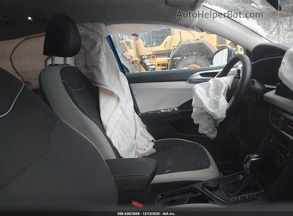 3VVVC7B20SM060141 2025 VOLKSWAGEN TAOS Blue Vista interior delantera