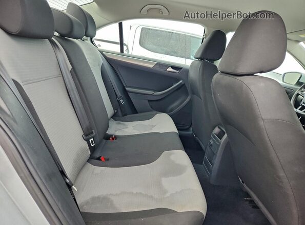 3VW2B7AJ4JM207960 2018 VOLKSWAGEN JETTA White 