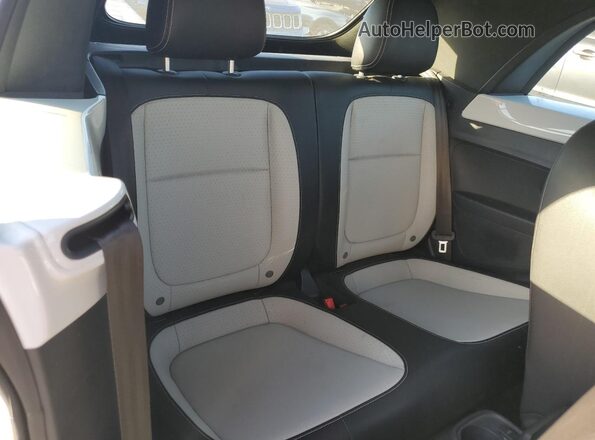 3VW5DAAT0KM506840 2019 VOLKSWAGEN BEETLE White Հետևի նստատեղերի տեսք