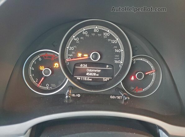 3VW5DAAT1JM517358 2018 VOLKSWAGEN BEETLE White 