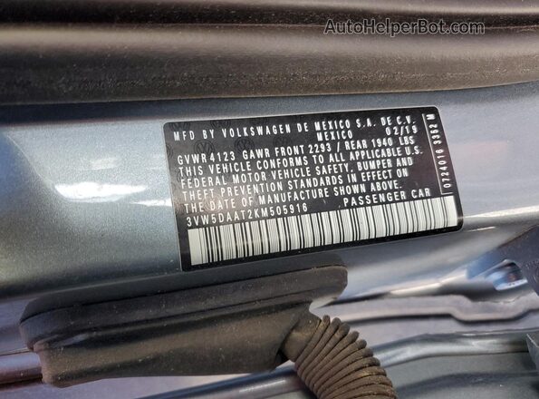 3VW5DAAT2KM505916 2019 VOLKSWAGEN BEETLE Blue Շարժիչի բաժամունքի տեսք