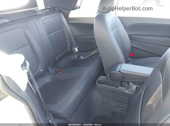3VW5DAAT3JM516437 2018 VOLKSWAGEN BEETLE White Vista de la etiqueta del VIN