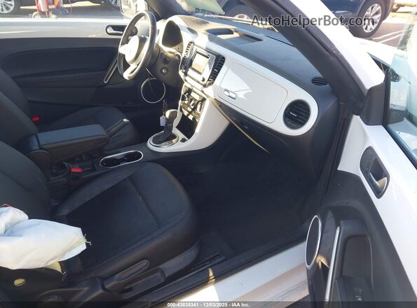 3VW5DAAT3JM516437 2018 VOLKSWAGEN BEETLE White Vista interior delantera