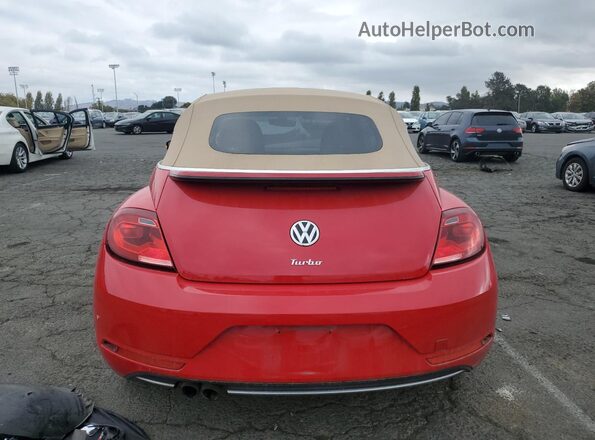 3VW5DAAT4KM502032 2019 VOLKSWAGEN BEETLE Red Widok z tyłu