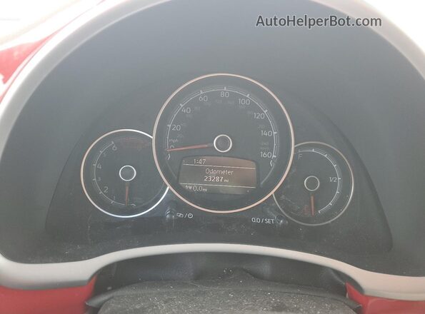 3VW5DAAT4KM502032 2019 VOLKSWAGEN BEETLE Red Widok zestawu wskaźników