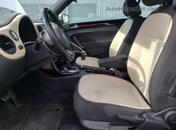 3VW5DAAT8KM503202 2019 VOLKSWAGEN BEETLE White 