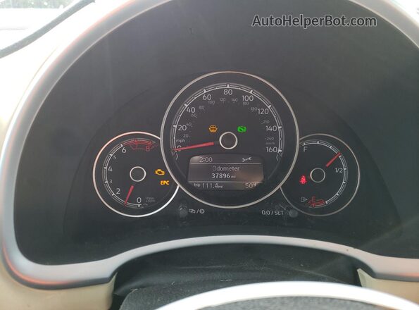 3VW5DAAT8KM503202 2019 VOLKSWAGEN BEETLE White 