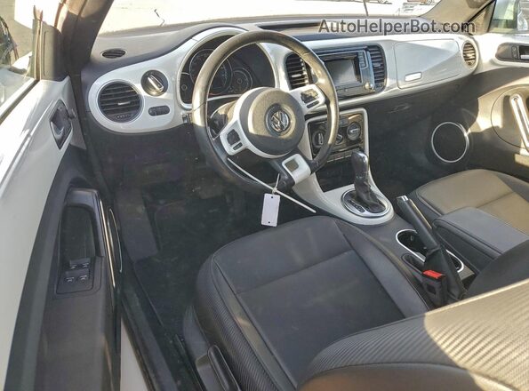 3VW5DAAT8KM510537 2019 VOLKSWAGEN BEETLE White Առջևի վահանակի տեսք