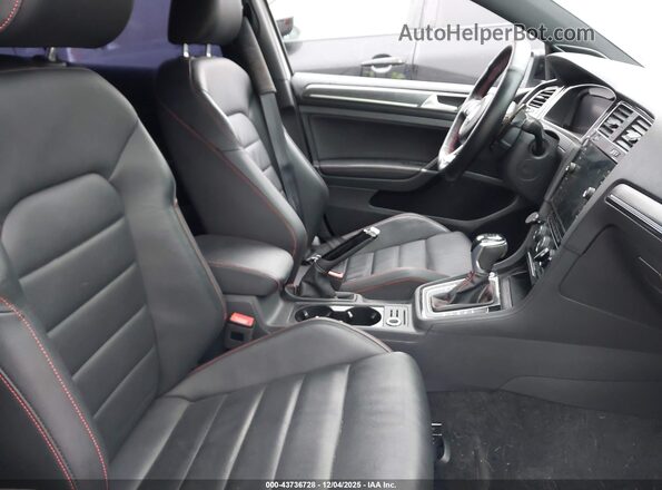 3VW6T7AU5MM005299 2021 VOLKSWAGEN GOLF Gray Vista interior delantera