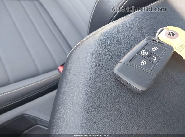 3VW7X7BU5SM090410 2025 VOLKSWAGEN JETTA Белый Вид панели приборов