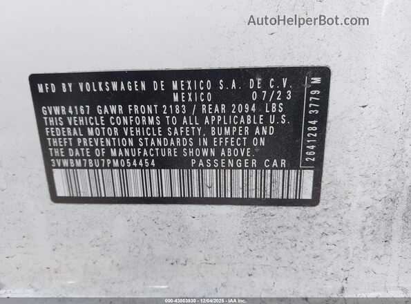 3VWBM7BU7PM054454 2023 VOLKSWAGEN JETTA White Vista del compartimento del motor