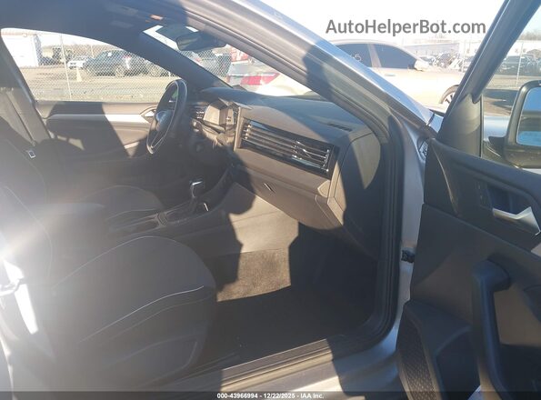 3VWBX7BU7SM026606 2025 VOLKSWAGEN JETTA Gray Вид салону спереду