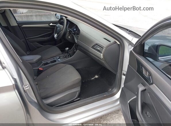 3VWC57BU9MM075920 2021 VOLKSWAGEN JETTA Silver Front interior view