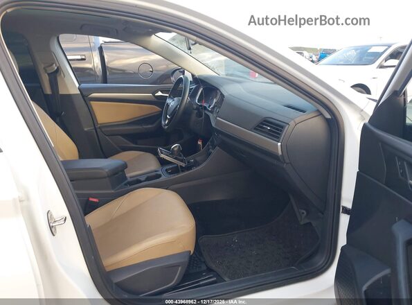 3VWCB7BU0LM054350 2020 VOLKSWAGEN JETTA White Вид салону спереду
