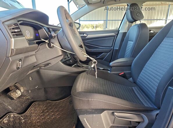 3VWCM7BU2NM021265 2022 VOLKSWAGEN JETTA Silver Front interior view