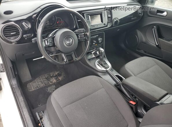 3VWFD7AT0KM711582 2019 VOLKSWAGEN BEETLE White 