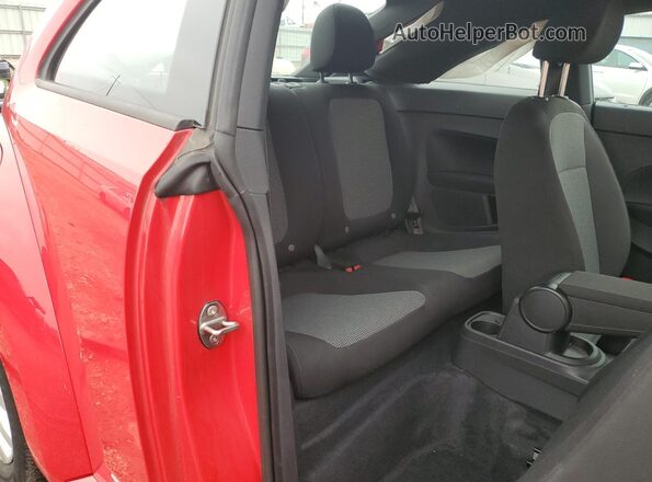 3VWFD7AT2KM720378 2019 VOLKSWAGEN BEETLE Red 
