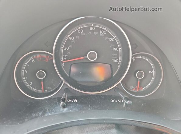 3VWFD7AT3KM714945 2019 VOLKSWAGEN BEETLE White 