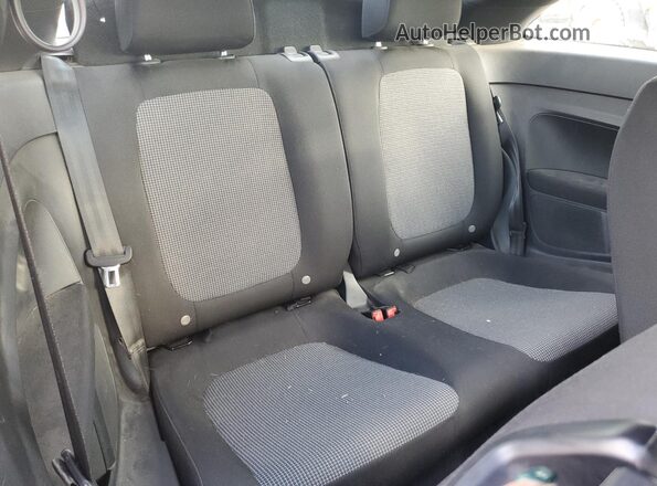 3VWFD7AT4KM706319 2019 VOLKSWAGEN BEETLE Black უკანა სავარძლების ხედი