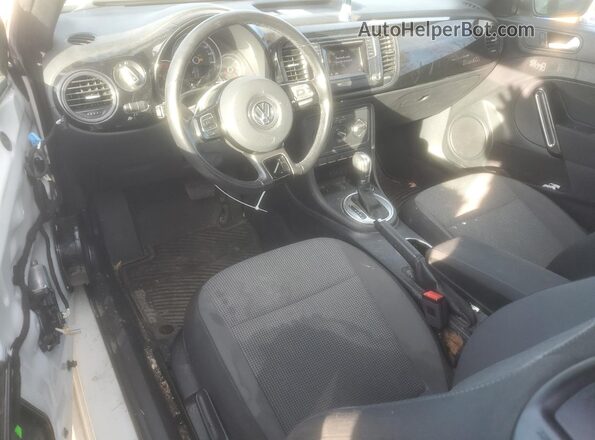 3VWFD7AT5KM707074 2019 VOLKSWAGEN BEETLE White 