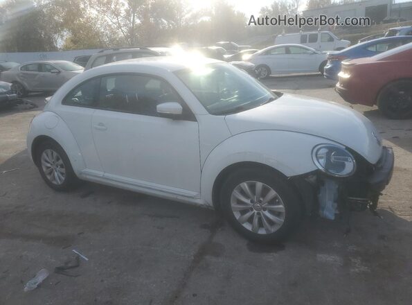 3VWFD7AT5KM707074 2019 VOLKSWAGEN BEETLE White 