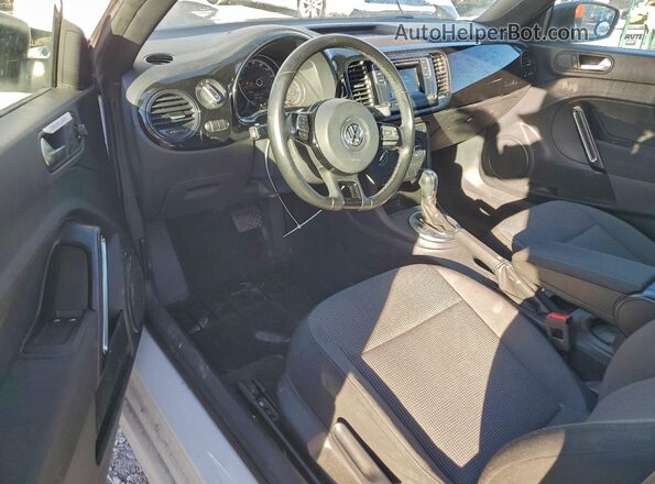 3VWFD7AT8JM707259 2018 VOLKSWAGEN BEETLE White 