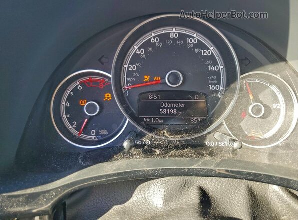 3VWFD7AT8JM707259 2018 VOLKSWAGEN BEETLE White 