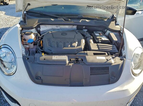 3VWFD7AT8JM707259 2018 VOLKSWAGEN BEETLE White 