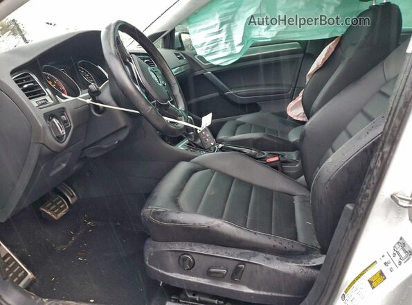 3VWH17AU8JM762255 2018 VOLKSWAGEN GOLF White Widok wnętrza z przodu