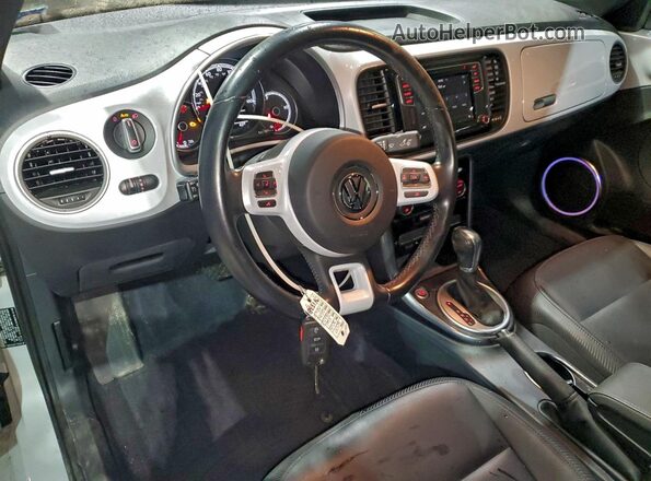 3VWJD7AT4JM701338 2018 VOLKSWAGEN BEETLE Белый 