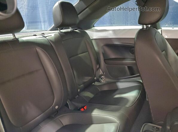 3VWJD7AT4JM701338 2018 VOLKSWAGEN BEETLE Белый 