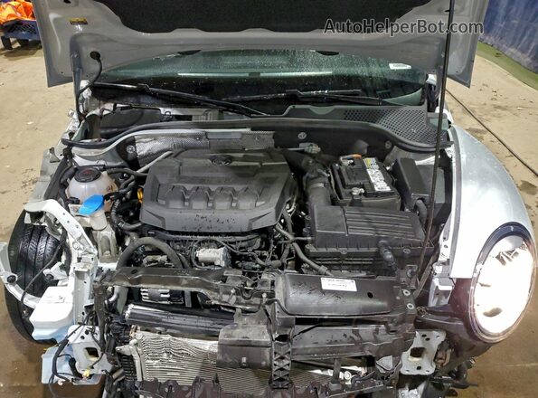 3VWJD7AT4JM701338 2018 VOLKSWAGEN BEETLE Белый 