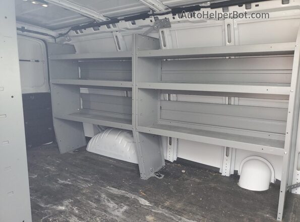 1GTW7AFP8R1233728 2024 GMC SAVANA Белый Вид задней части салона