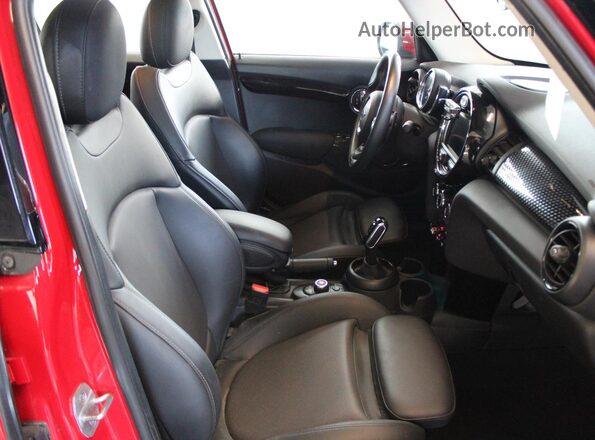 WMWXU9C0XM2P08606 2021 MINI COOPER Red Rear view