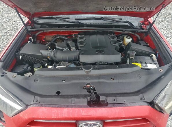JTEEU5JRXN5256186 2022 TOYOTA 4RUNNER Красный Вид подкапотного пространства
