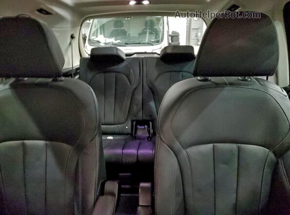 5UXCW2C00L9B06906 2020 BMW X7 Черный Вид задней части салона