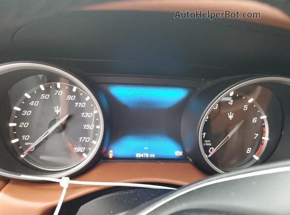 ZN661XUL8HX250589 2017 MASERATI LEVANTE Бордовый 