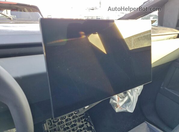 7G2CEHED9SA058678 2025 TESLA CYBERTRUCK Silver Vista de los asientos traseros