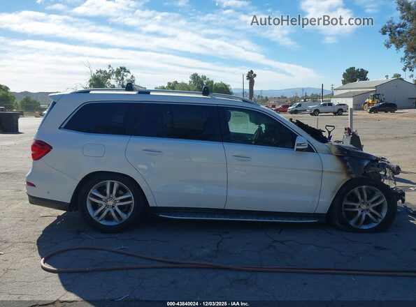 4JGDF6EE4HA866275 2017 MERCEDES-BENZ GLS 450 White Rear interior view