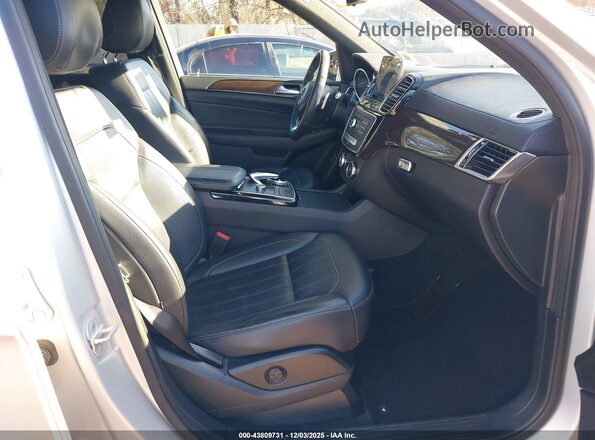 4JGDF6EE7HA902377 2017 MERCEDES-BENZ GLS 450 Silver Սալոնի դիմացի տեսք