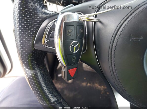 4JGDF6EE7HA910530 2017 MERCEDES-BENZ GLS 450 White Dashboard view