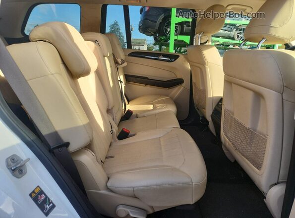 4JGDF6EE9HA749954 2017 MERCEDES-BENZ GLS White უკანა სალონის ხედი