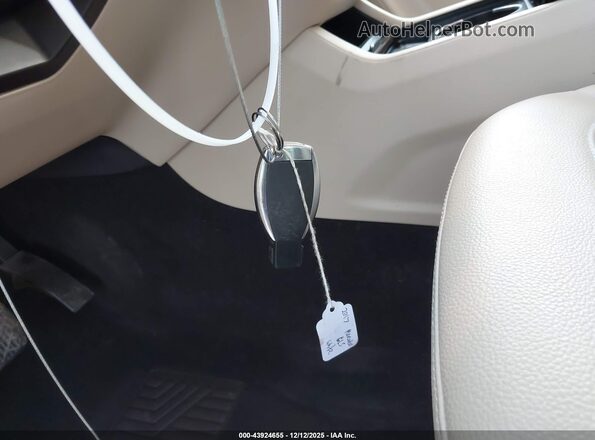 4JGDF6EEXHA945420 2017 MERCEDES-BENZ GLS 450 White Vista del salpicadero