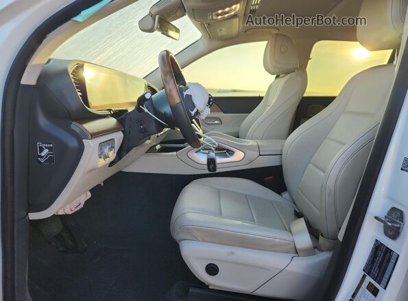 4JGFB4KB1LA293055 2020 MERCEDES-BENZ GLE White Widok wnętrza z przodu