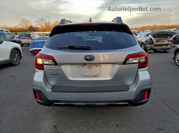 4S4BSAFC1J3220236 2018 SUBARU OUTBACK Silver 