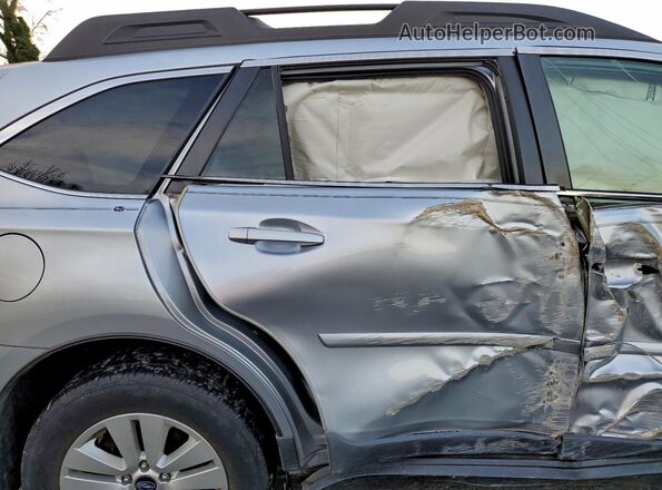 4S4BSAFC1J3220236 2018 SUBARU OUTBACK Silver 